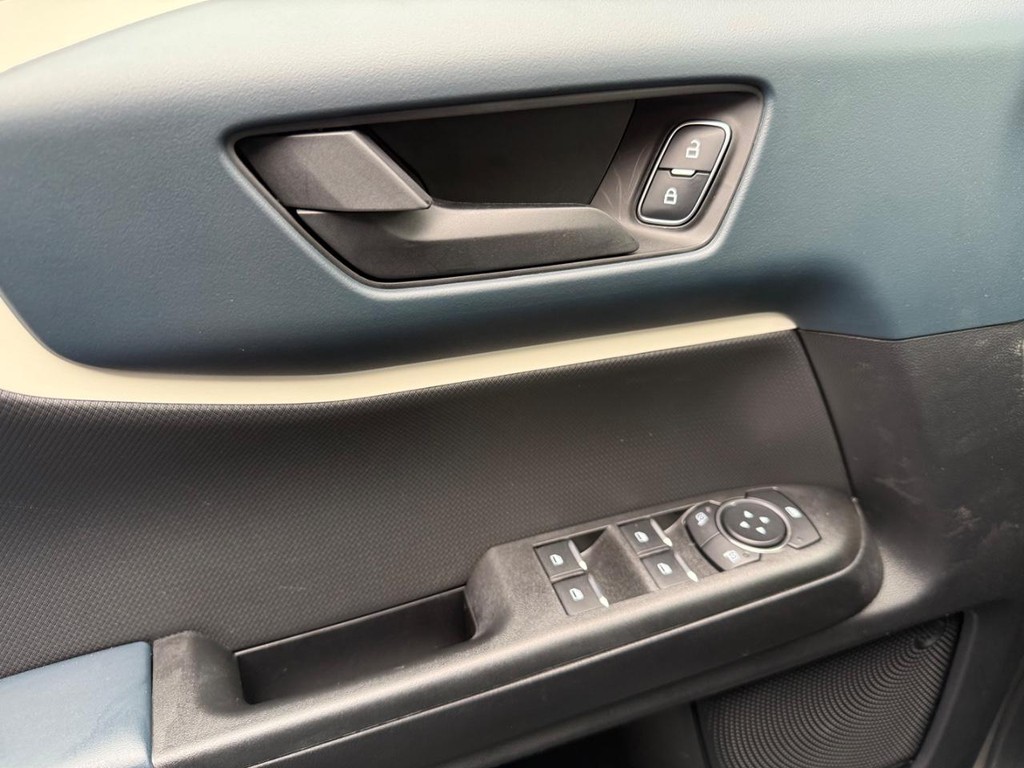 Ford Bronco Sport Vehicle Full-screen Gallery Image 4