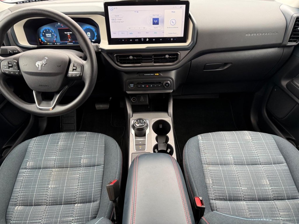 Ford Bronco Sport Vehicle Full-screen Gallery Image 10