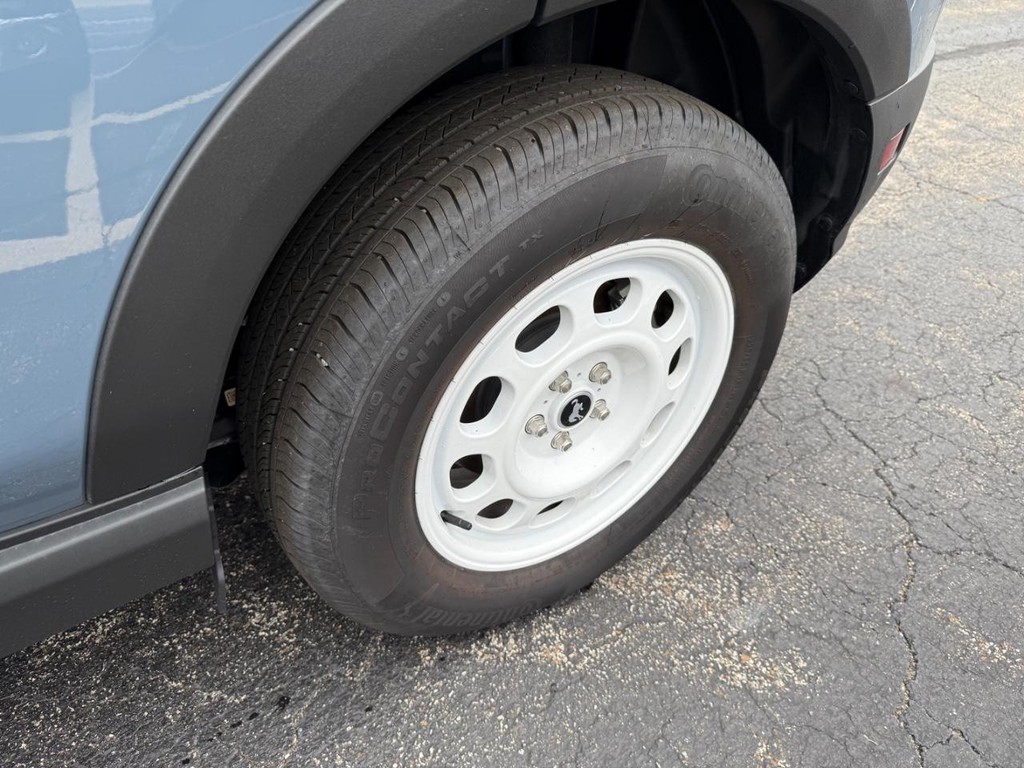 Ford Bronco Sport Vehicle Full-screen Gallery Image 14