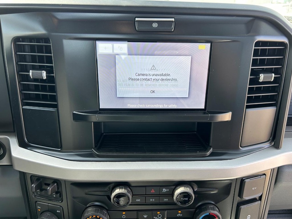 Ford Super Duty F-550 DRW Vehicle Full-screen Gallery Image 11