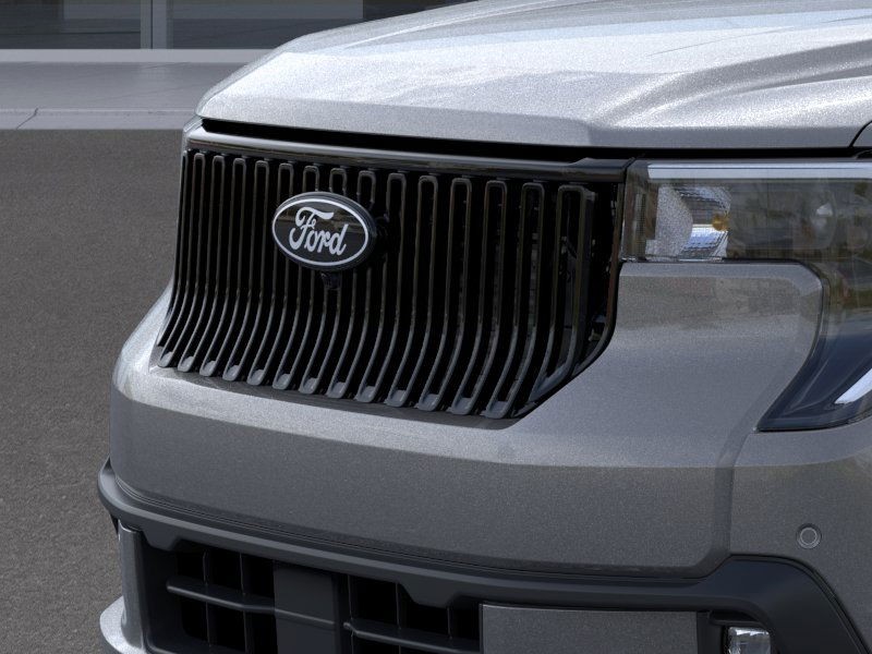 Ford W8T Vehicle Full-screen Gallery Image 18