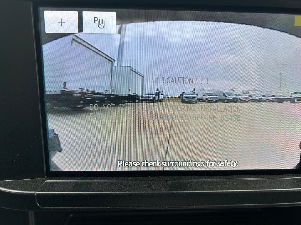 Ford Super Duty F-550 DRW Vehicle Full-screen Gallery Image 9