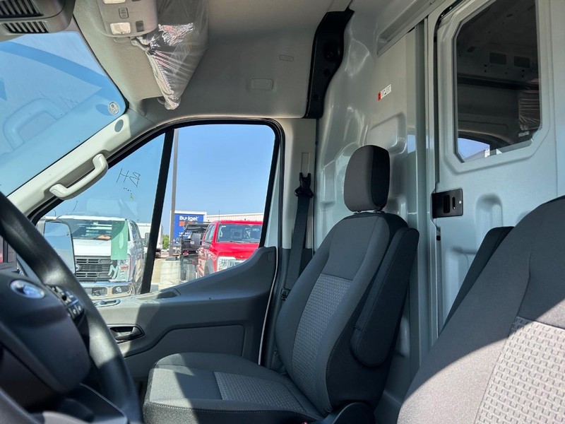 Ford Transit Cargo Van Vehicle Full-screen Gallery Image 7