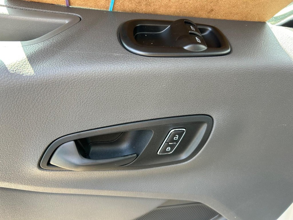 Ford Transit Cargo Van Vehicle Full-screen Gallery Image 6