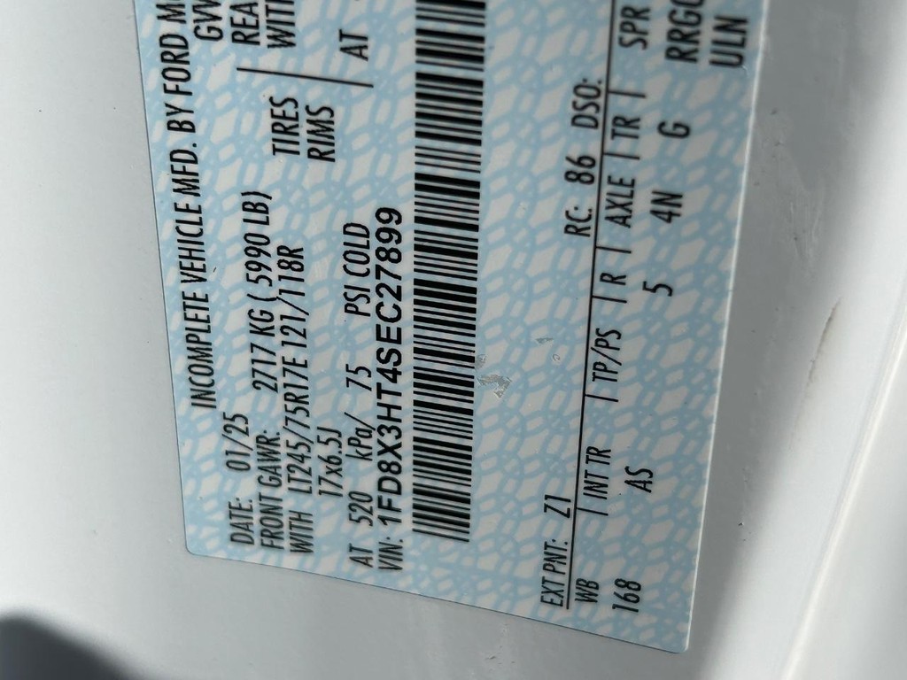 Ford Super Duty F-350 DRW Vehicle Full-screen Gallery Image 13