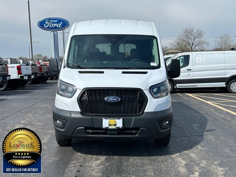 Ford Transit Passenger Wagon Vehicle Full-screen Gallery Image 4