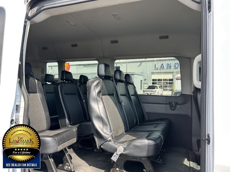 Ford Transit Passenger Wagon Vehicle Full-screen Gallery Image 13