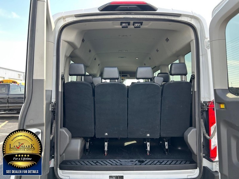 Ford Transit Passenger Wagon Vehicle Full-screen Gallery Image 18