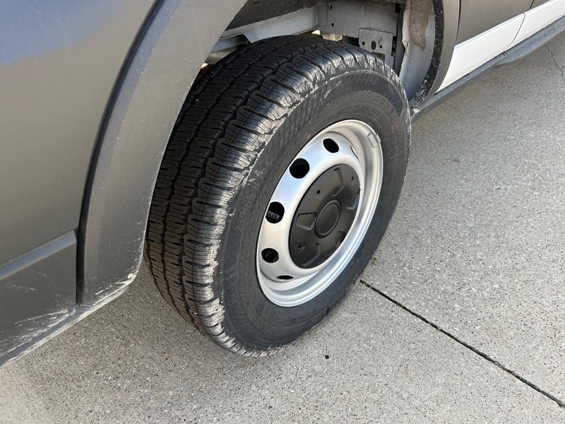 Ford Transit Cargo Van Vehicle Full-screen Gallery Image 16