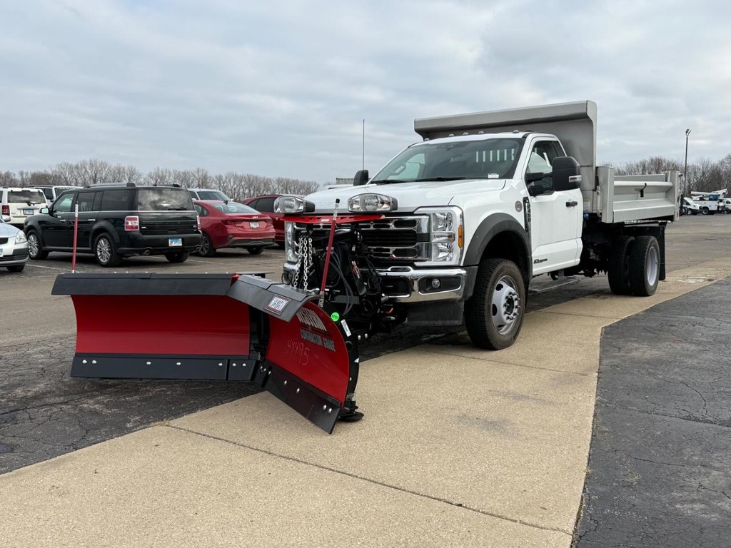 Ford Super Duty F-450 DRW Vehicle Full-screen Gallery Image 5