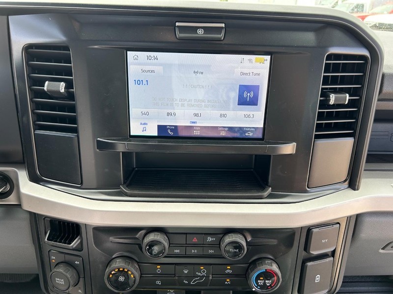 Ford Super Duty F-450 DRW Vehicle Full-screen Gallery Image 11