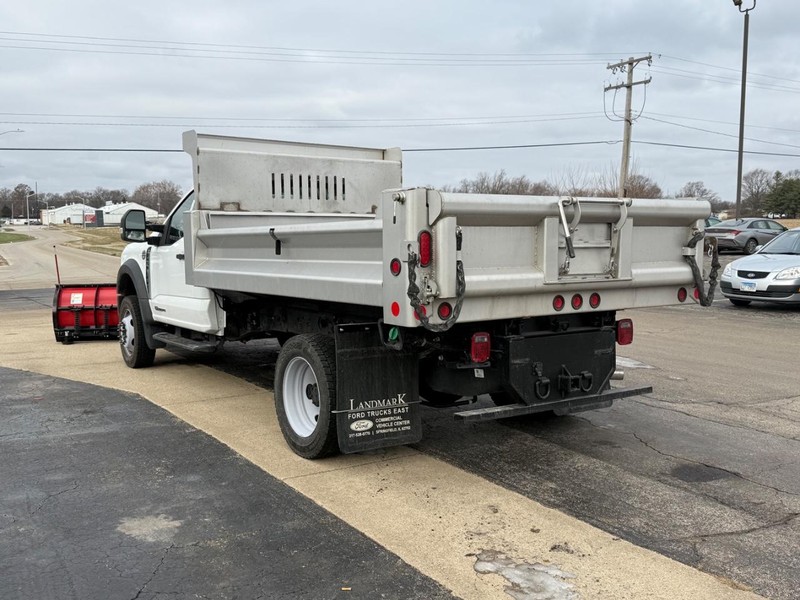 Ford Super Duty F-450 DRW Vehicle Full-screen Gallery Image 18