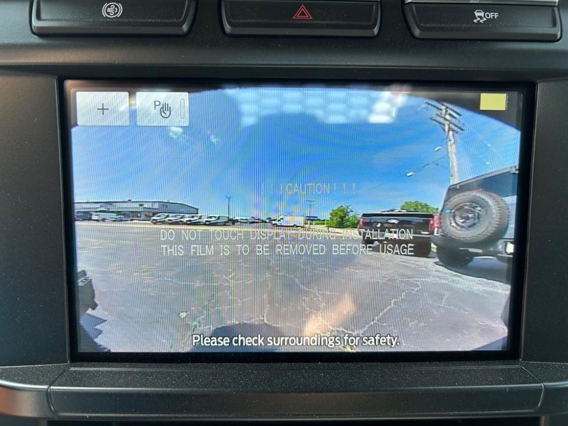 Ford Super Duty F-600 DRW Vehicle Full-screen Gallery Image 12