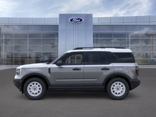 Ford Bronco Sport Vehicle Full-screen Gallery Image 3