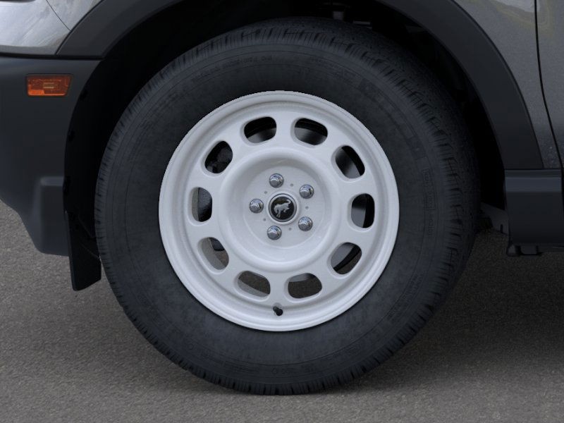 Ford Bronco Sport Vehicle Full-screen Gallery Image 19