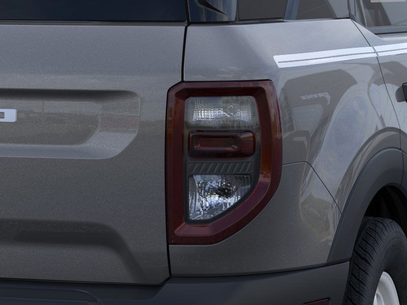 Ford Bronco Sport Vehicle Full-screen Gallery Image 21