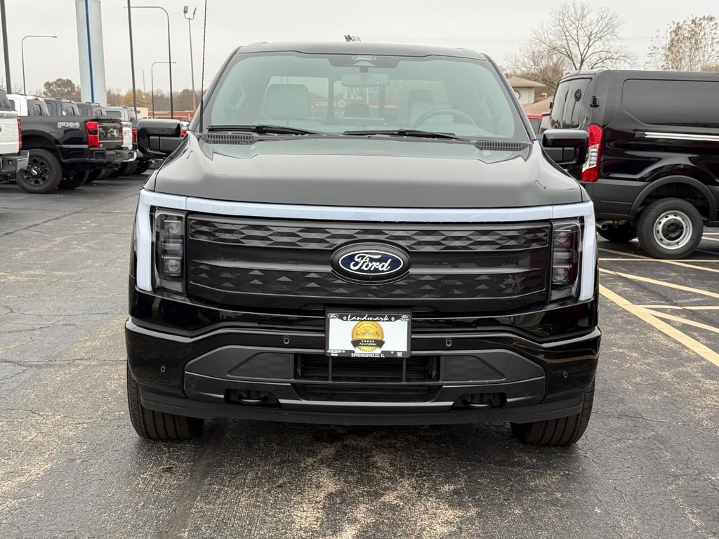 Ford F-150 Lightning Vehicle Full-screen Gallery Image 3