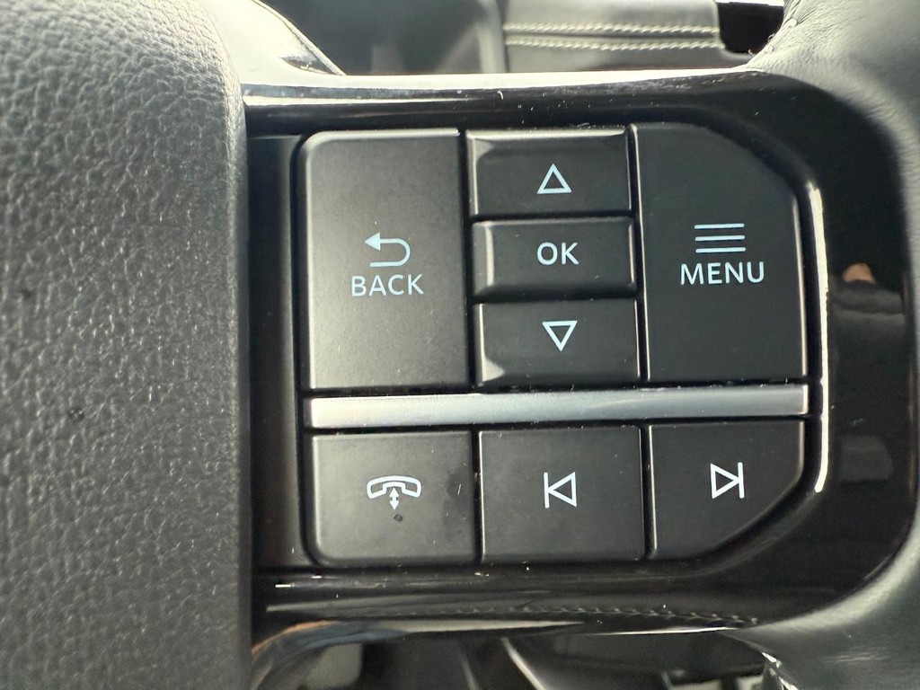 Ford F-150 Lightning Vehicle Full-screen Gallery Image 7