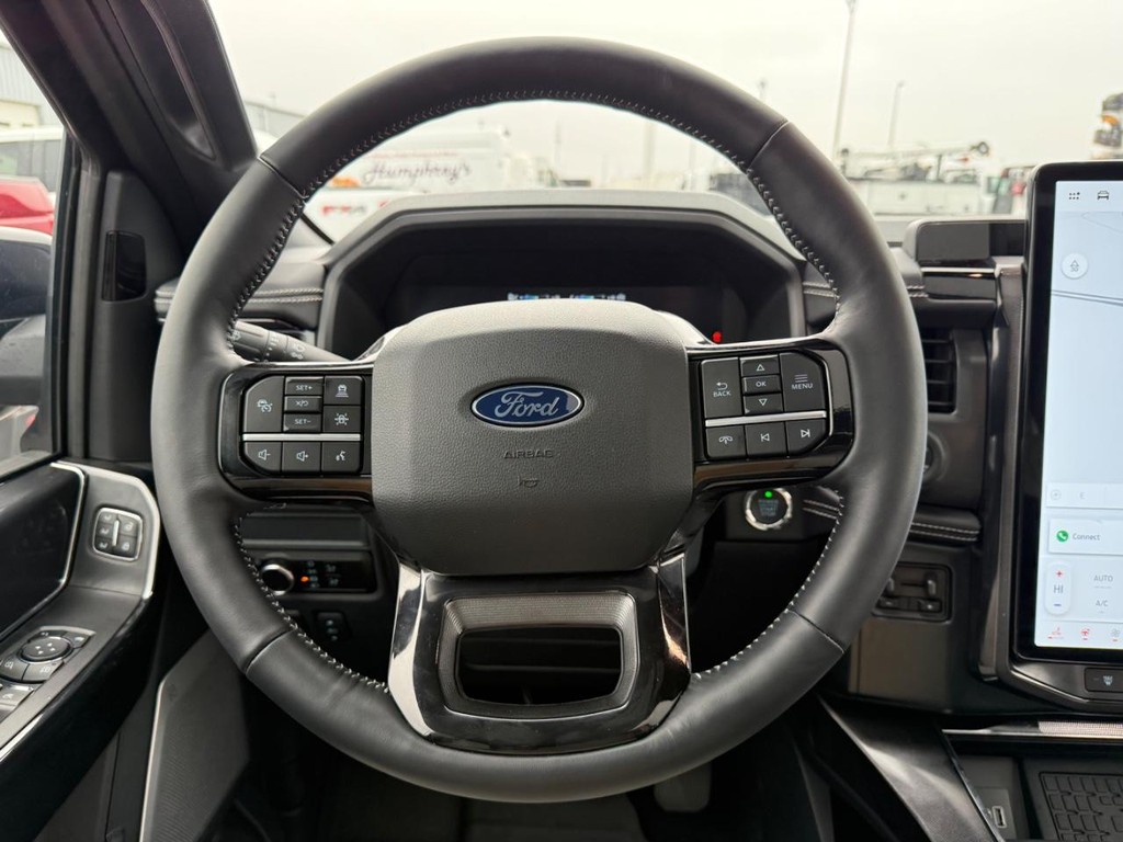 Ford F-150 Lightning Vehicle Full-screen Gallery Image 14