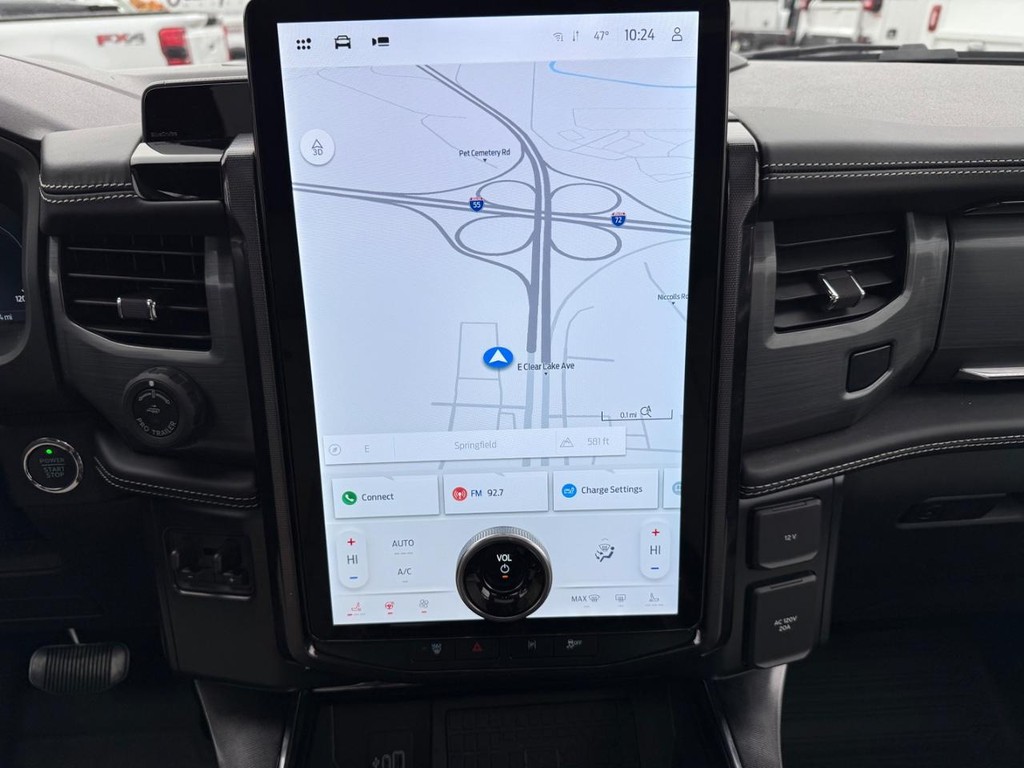 Ford F-150 Lightning Vehicle Full-screen Gallery Image 15