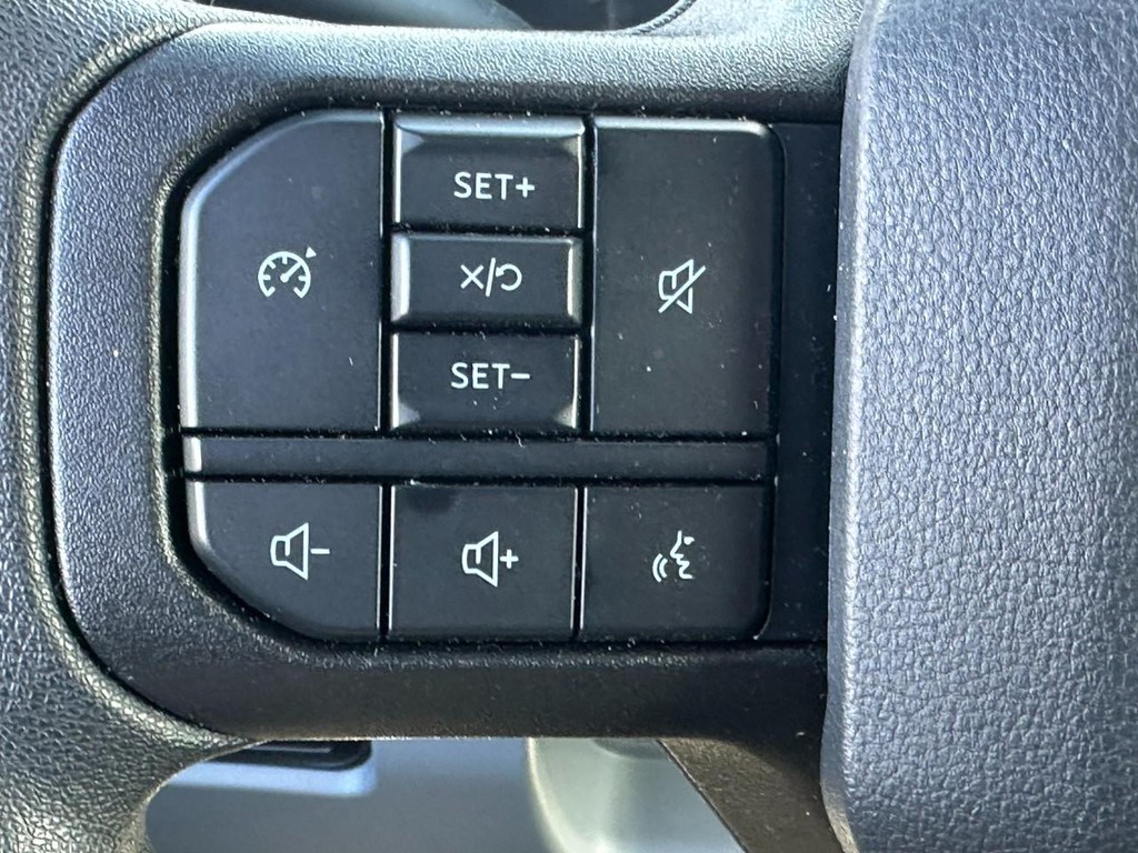 Ford Super Duty F-250 SRW Vehicle Full-screen Gallery Image 11