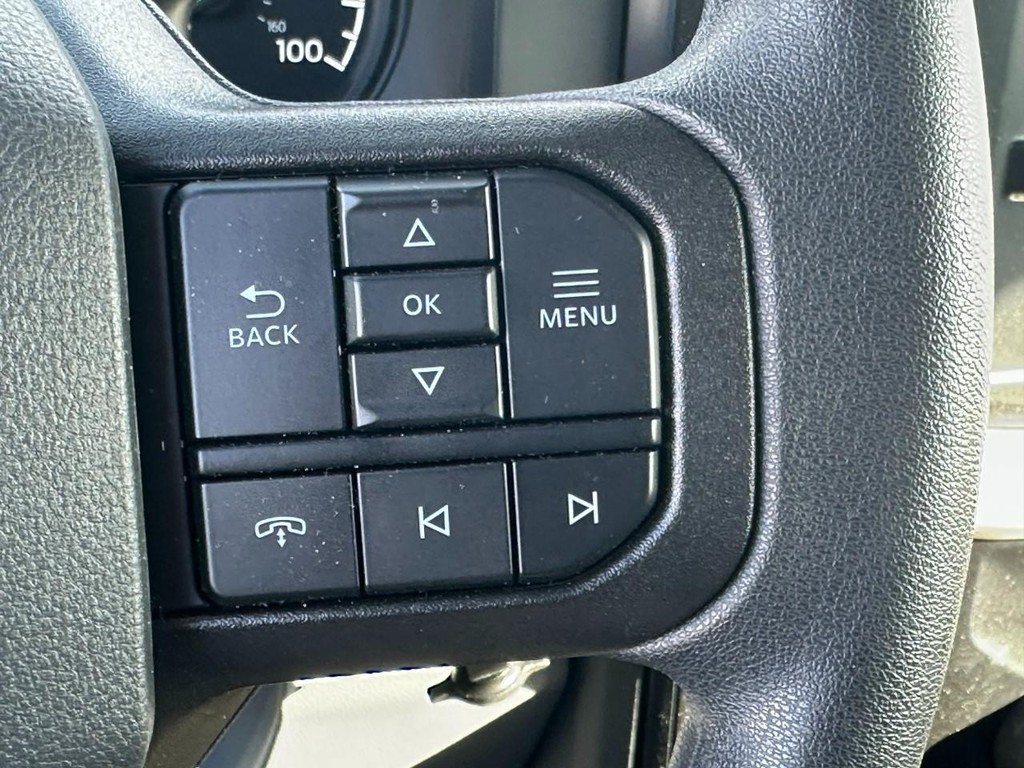 Ford Super Duty F-250 SRW Vehicle Full-screen Gallery Image 12