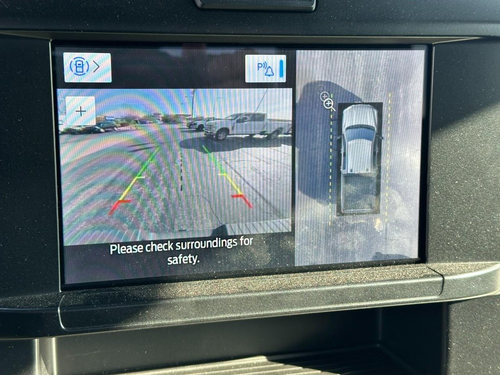 Ford Super Duty F-250 SRW Vehicle Full-screen Gallery Image 14