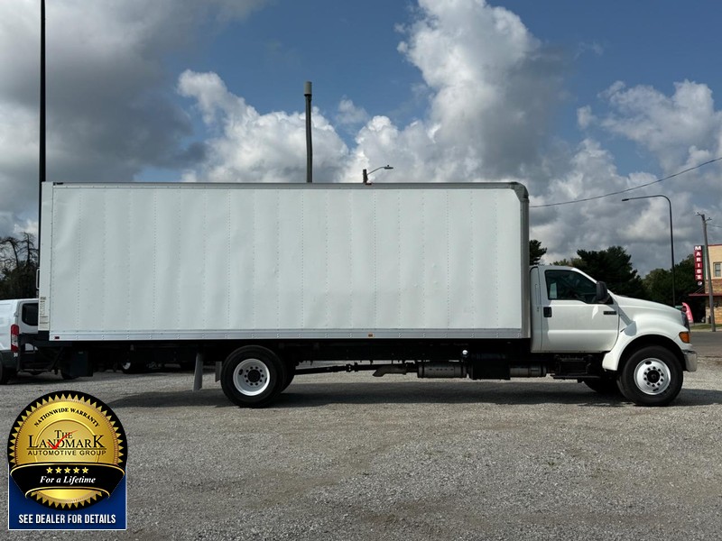 Ford Super Duty F-750 Straight Frame Vehicle Full-screen Gallery Image 2