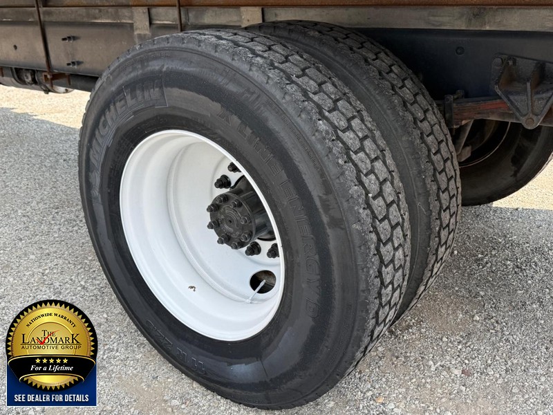 Ford Super Duty F-750 Straight Frame Vehicle Full-screen Gallery Image 7