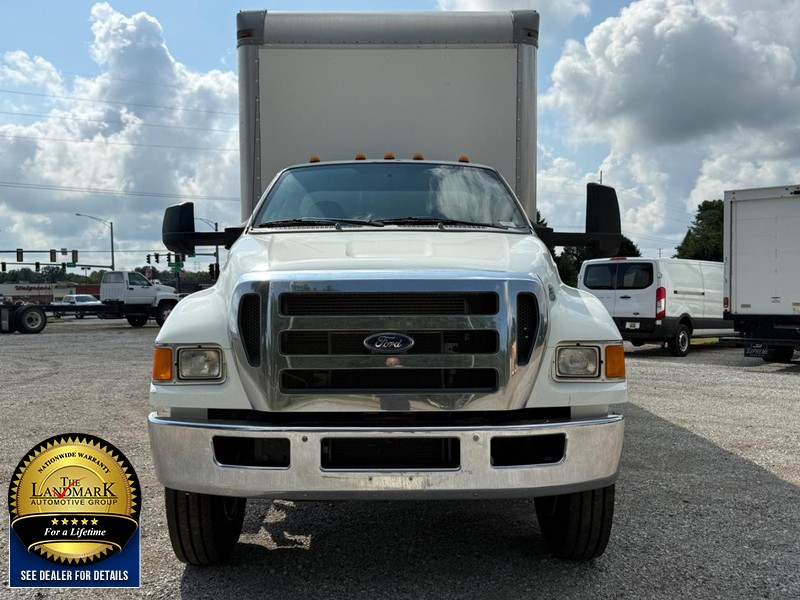 Ford Super Duty F-750 Straight Frame Vehicle Full-screen Gallery Image 9