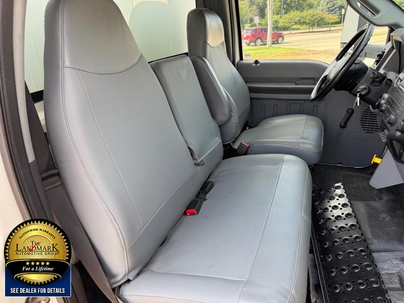 Ford Super Duty F-750 Straight Frame Vehicle Full-screen Gallery Image 10