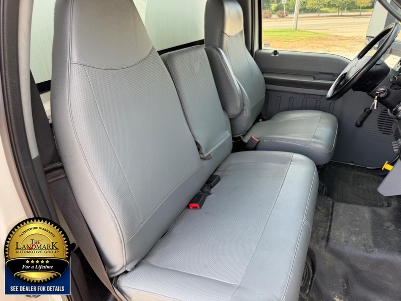 Ford Super Duty F-750 Straight Frame Vehicle Full-screen Gallery Image 12