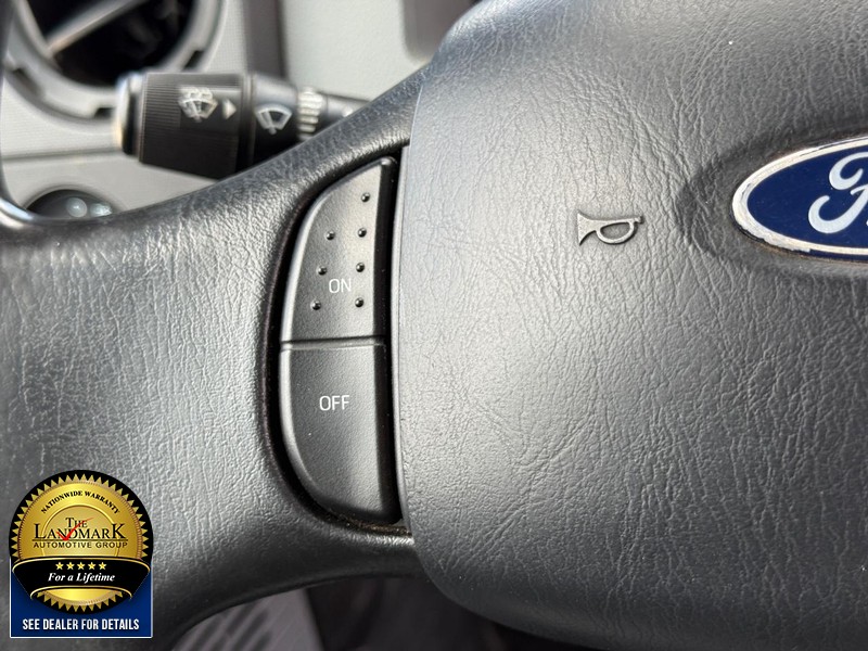 Ford Super Duty F-750 Straight Frame Vehicle Full-screen Gallery Image 15