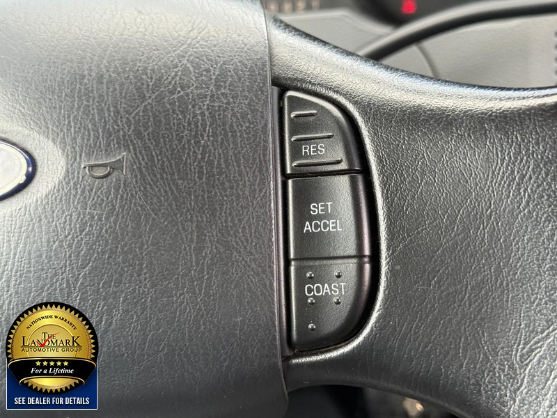 Ford Super Duty F-750 Straight Frame Vehicle Full-screen Gallery Image 16