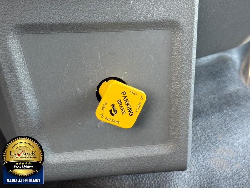 Ford Super Duty F-750 Straight Frame Vehicle Full-screen Gallery Image 21