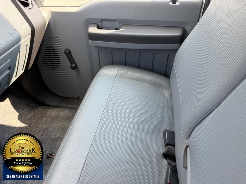 Ford Super Duty F-750 Straight Frame Vehicle Full-screen Gallery Image 22