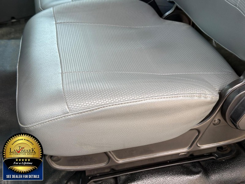 Ford Super Duty F-750 Straight Frame Vehicle Full-screen Gallery Image 25