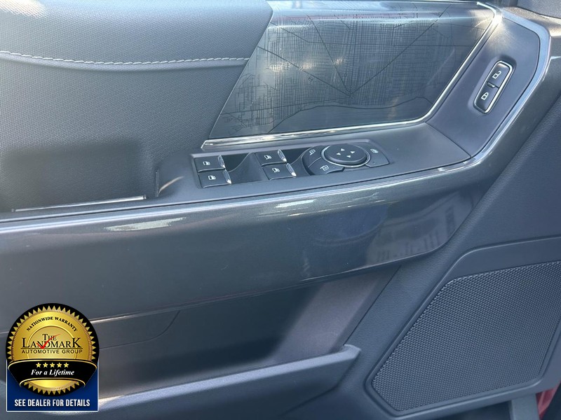 Ford F-150 Vehicle Full-screen Gallery Image 08