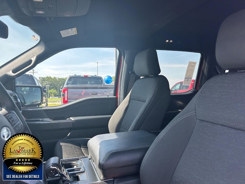 Ford F-150 Vehicle Full-screen Gallery Image 09