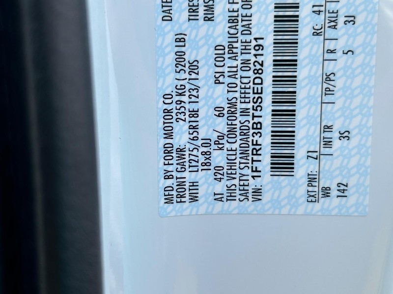 Ford Super Duty F-350 SRW Vehicle Full-screen Gallery Image 14