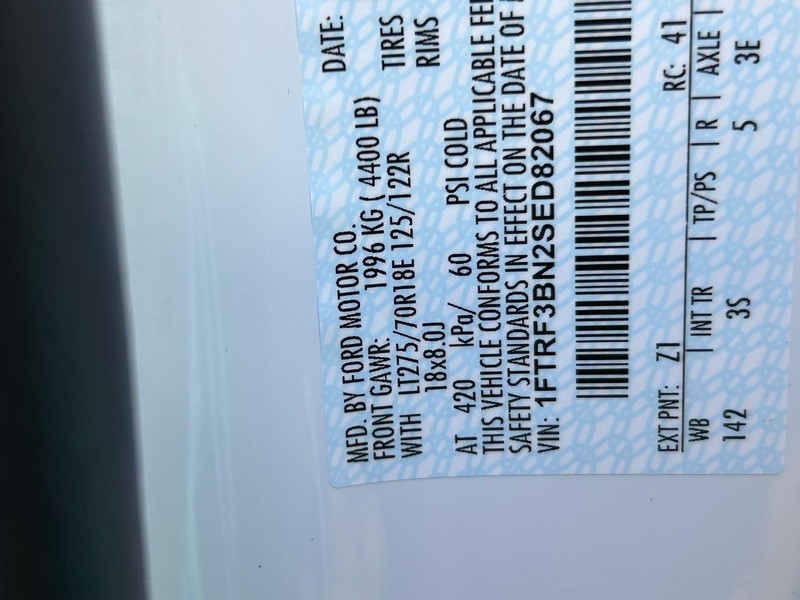 Ford Super Duty F-350 SRW Vehicle Full-screen Gallery Image 13