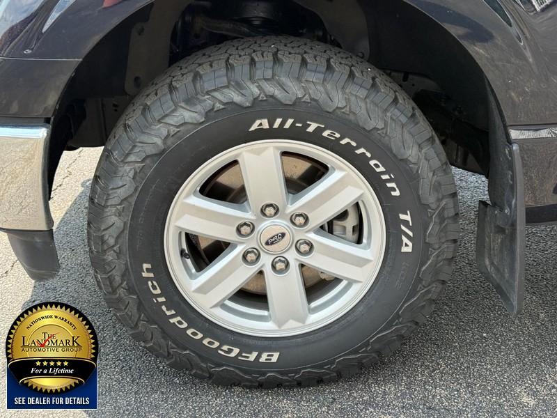 Ford F-150 Vehicle Full-screen Gallery Image 07