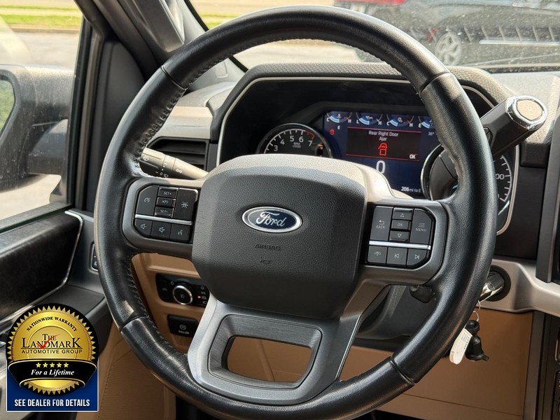 Ford F-150 Vehicle Full-screen Gallery Image 12