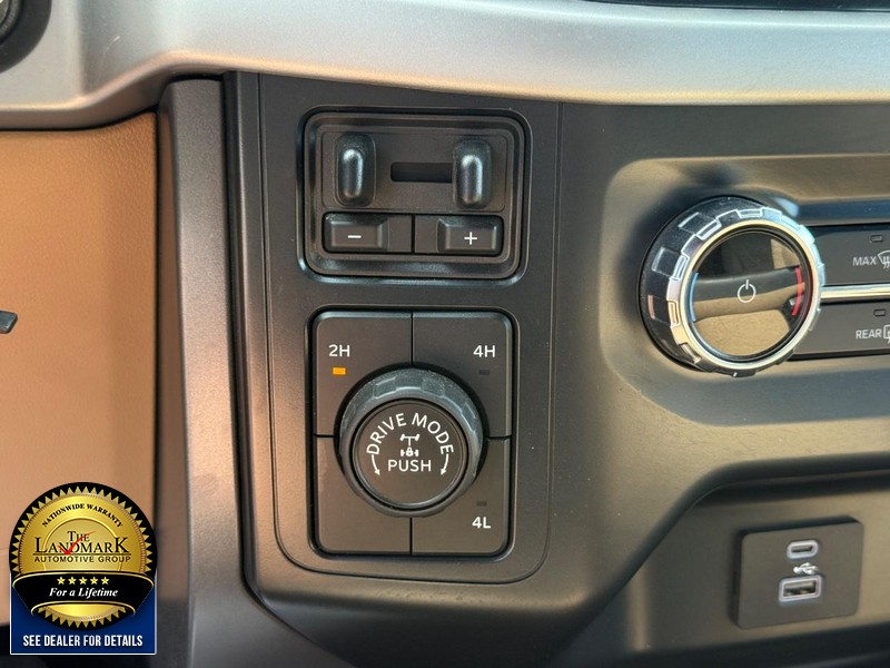 Ford F-150 Vehicle Full-screen Gallery Image 18