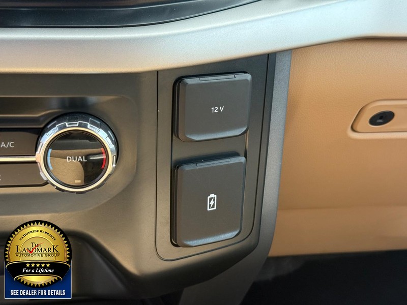 Ford F-150 Vehicle Full-screen Gallery Image 20