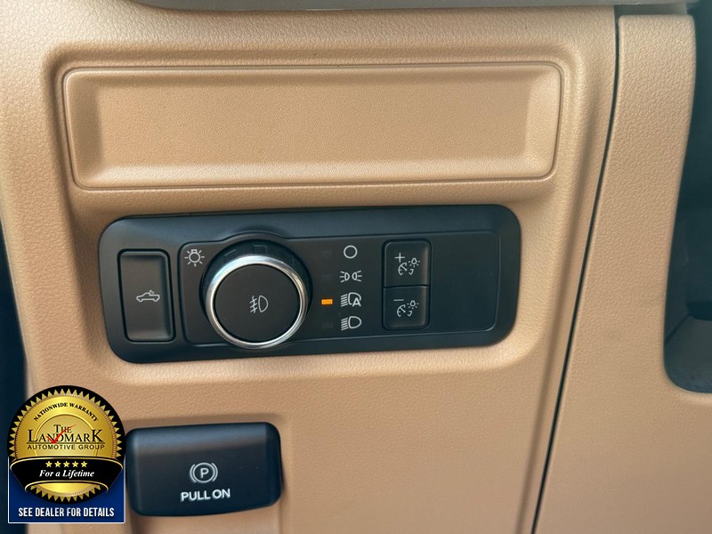 Ford F-150 Vehicle Full-screen Gallery Image 23