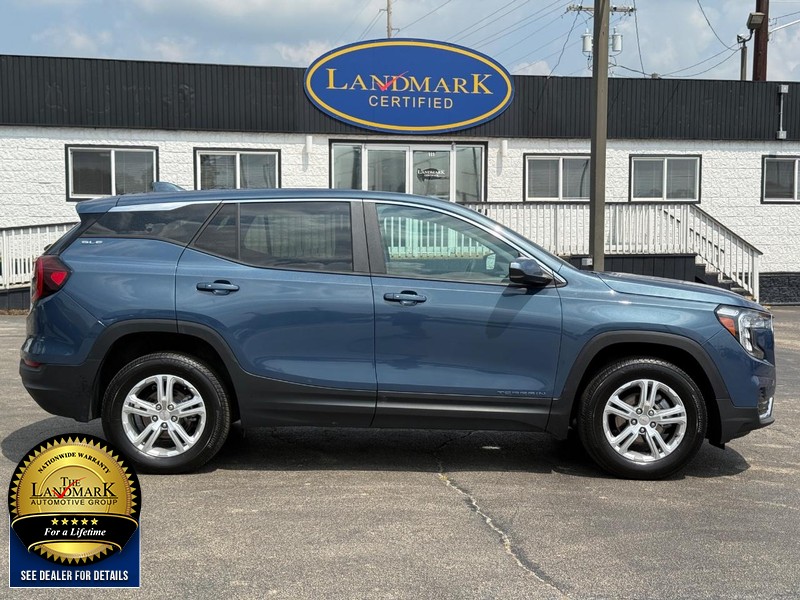 GMC Terrain Vehicle Full-screen Gallery Image 02