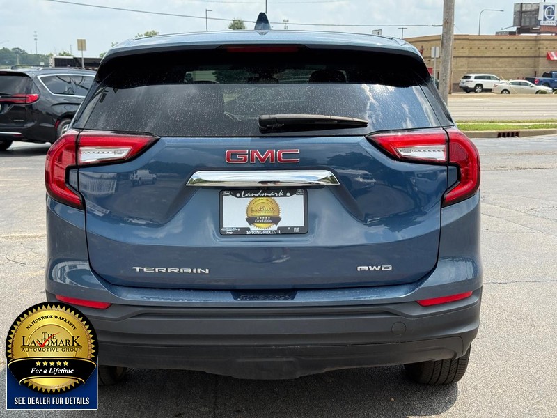 GMC Terrain Vehicle Full-screen Gallery Image 04