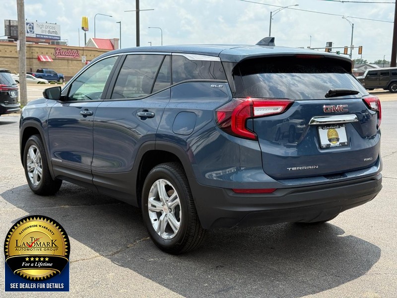 GMC Terrain Vehicle Full-screen Gallery Image 05