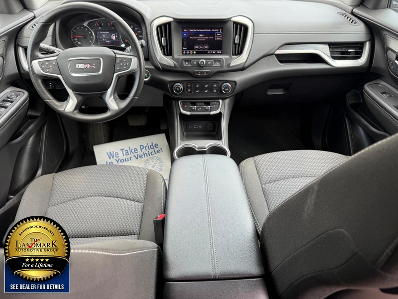 GMC Terrain Vehicle Full-screen Gallery Image 11